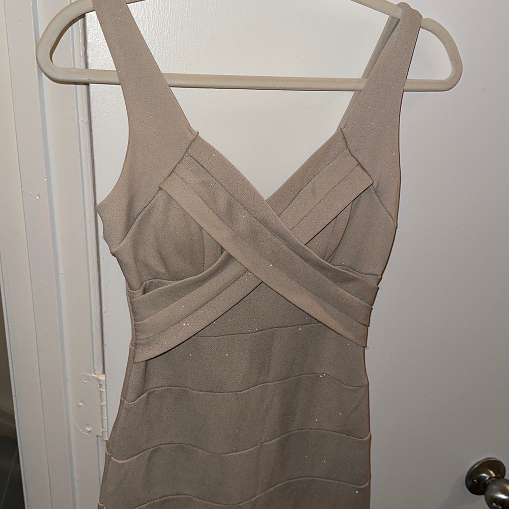 Beautiful dress perfect for homecoming or wedding